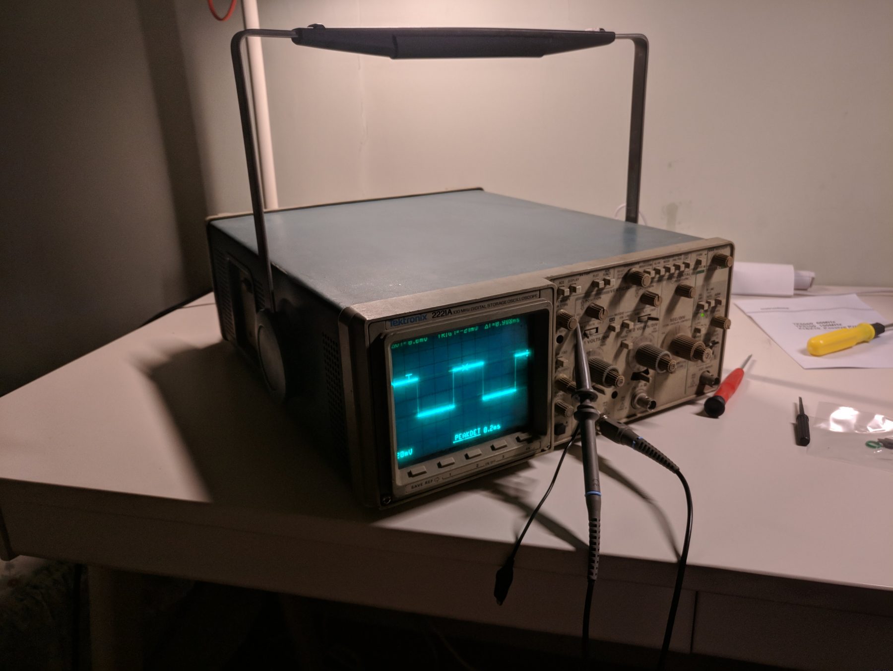 Tektronix(泰克) 2221A 数字存储示波器拆机图