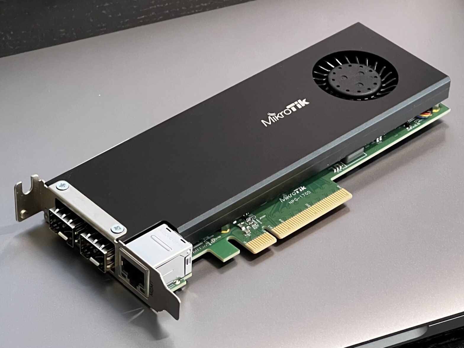 Mikrotik CCR2004-1G-2XS-PCIe 实际CPU型号及拆解分析